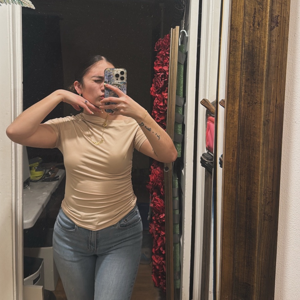 Meet your Posher, Yesenia